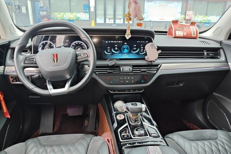Used Hongqi HS5 2022 Revised Version 2.0T Smart Connect Flagship Edition Center Console