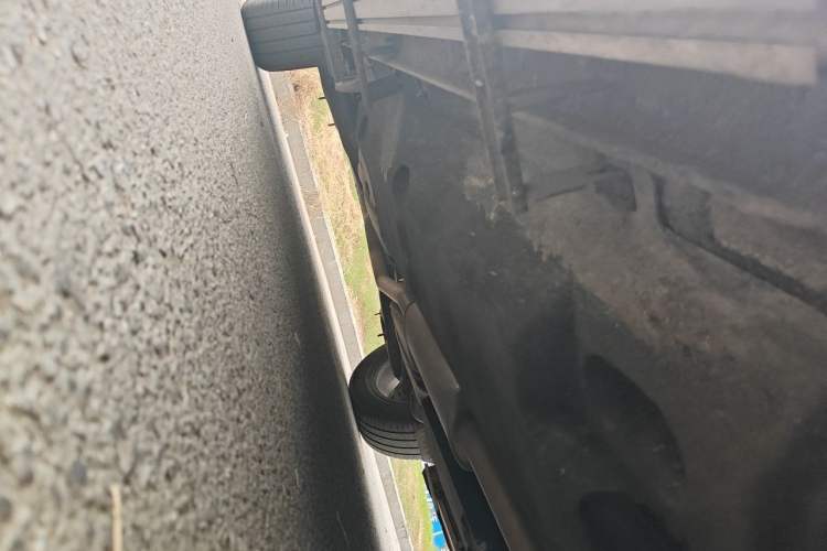 Used Hongqi HS5 2022 Revised Version 2.0T Smart Connect Flagship Edition Chassis Front Right