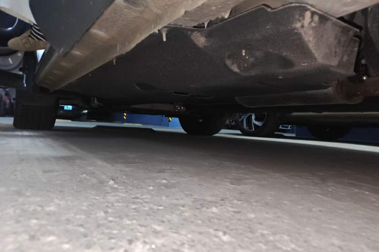 Used Hongqi HS5 2022 2.0T Smart Connect Flagship All-Wheel Drive LeGou Edition Chassis Rear Left