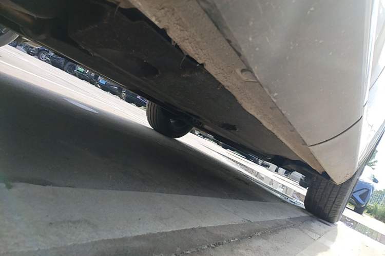 Used Hongqi HS5 2022 2.0T Smart Connect Flagship Edition Chassis Rear Right
