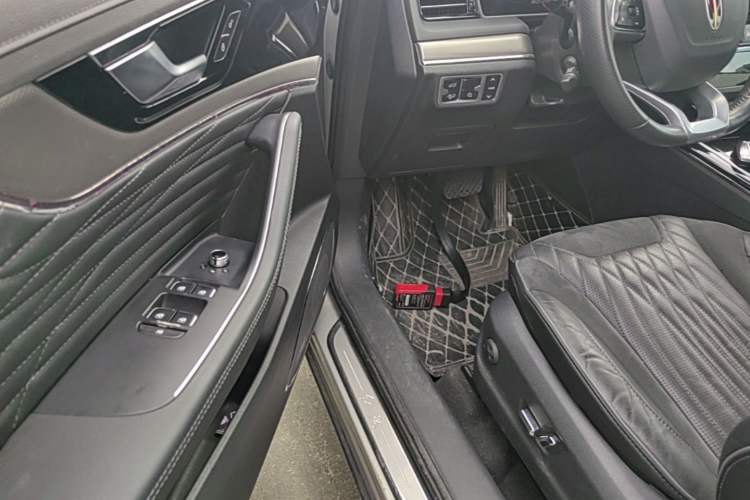 Used Hongqi HS5 2022 Revised Version 2.0T Smart Connect Flagship Edition Driver Seat