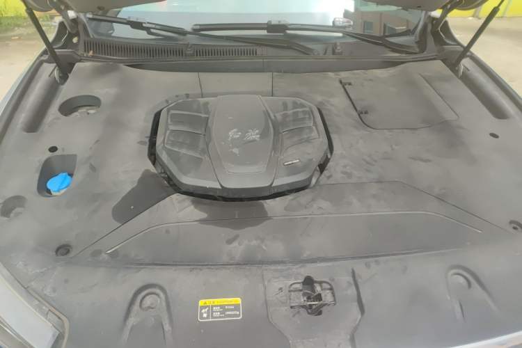 Used Hongqi HS5 2022 2.0T Smart Connect Flagship Enjoyment Purchase Edition Engine Bay
