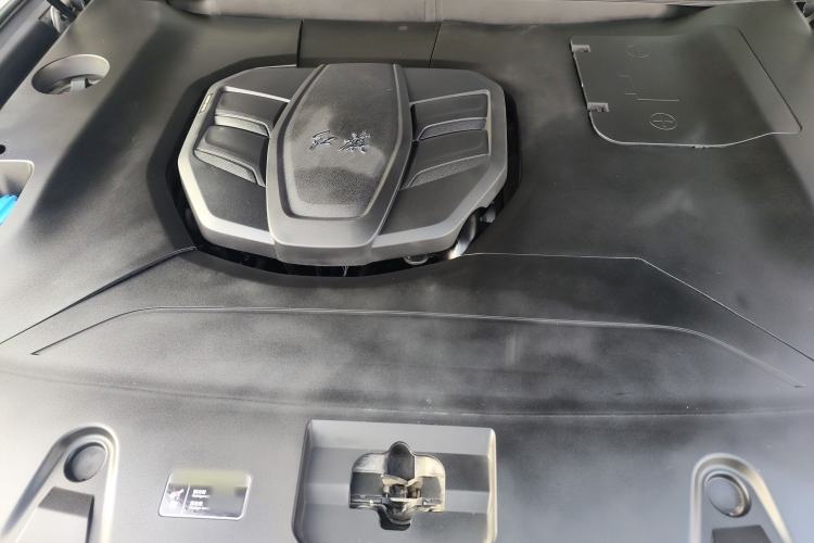 Used Hongqi HS5 2022 Facelifted Version 2.0T Smart Connect Flagship All-Wheel-Drive Edition Engine Bay
