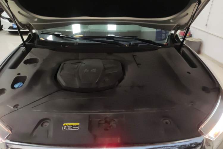 Used Hongqi HS5 2022 Revised Version 2.0T Smart Connect Flagship Edition Engine Bay
