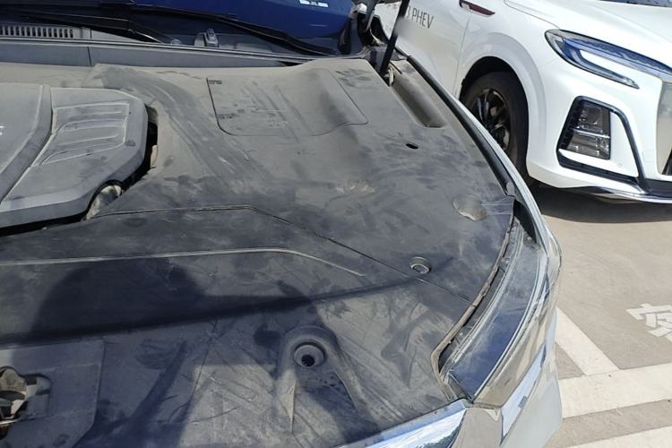 Used Hongqi HS5 2022 2.0T Smart Connect Flagship Edition Engine Bay Left