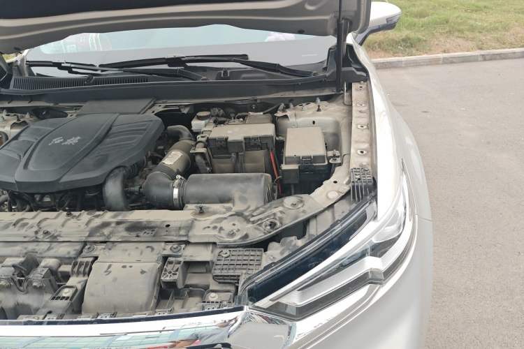 Used Hongqi HS5 2022 Revised Version 2.0T Smart Connect Flagship Edition Engine Bay Left