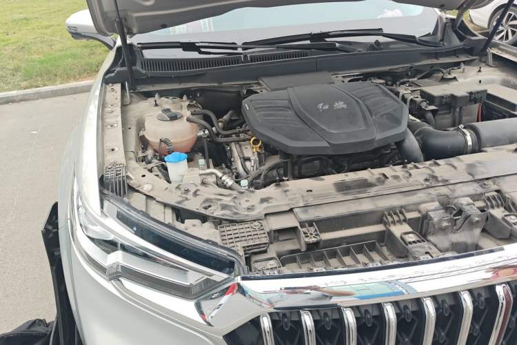 Used Hongqi HS5 2022 Revised Version 2.0T Smart Connect Flagship Edition Engine Bay Right