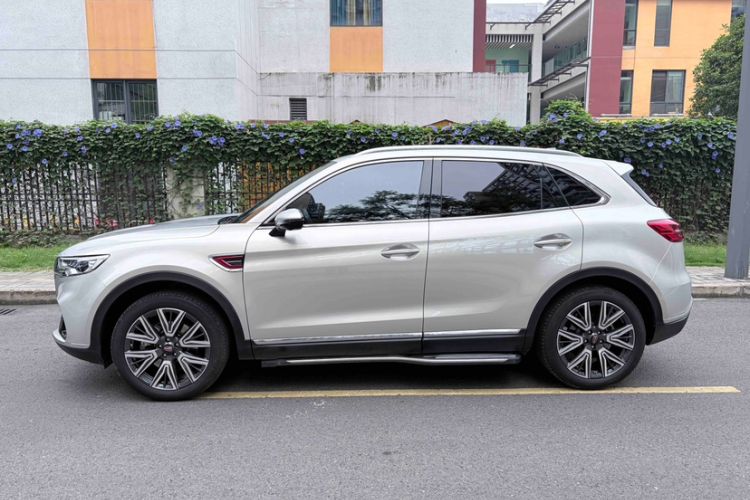 Used Hongqi HS5 2022 Facelifted Version 2.0T Smart Connect Flagship All-Wheel-Drive Edition Exterior 3