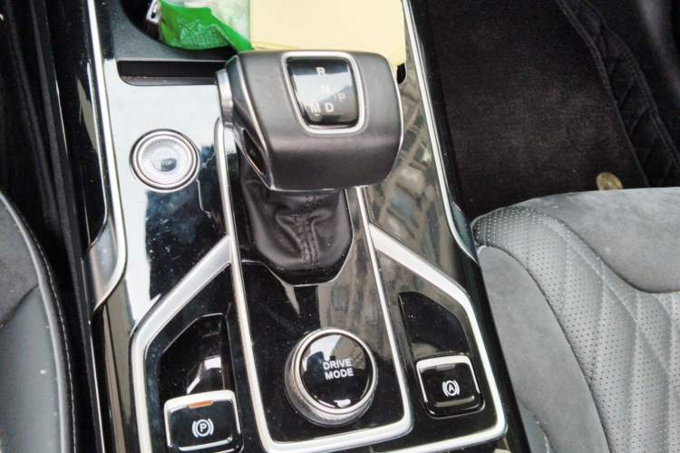 Used Hongqi HS5 2022 Revised Version 2.0T Smart Connect Flagship Edition Gear Lever