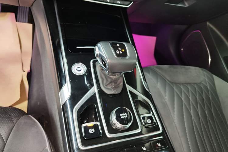 Used Hongqi HS5 2022 Revised Version 2.0T Smart Connect Flagship Edition Gear Lever