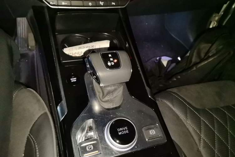 Used Hongqi HS5 2022 2.0T Smart Connect Flagship Edition Gear Lever