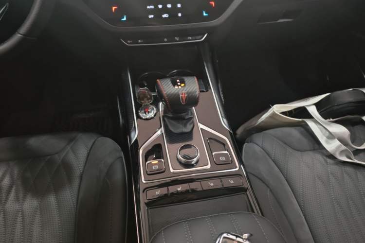 Used Hongqi HS5 2022 Revised Version 2.0T Smart Connect Flagship Edition Gear Lever