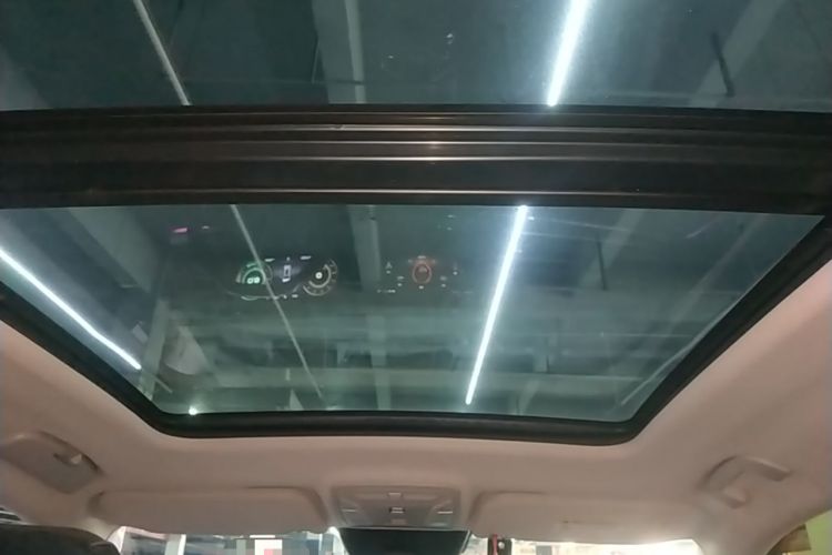 Used Hongqi HS5 2022 Facelifted Version 2.0T Smart Connect Flagship All-Wheel-Drive Edition Headliner