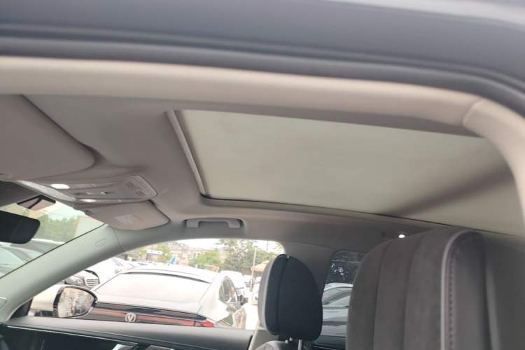 Used Hongqi HS5 2022 Revised Version 2.0T Smart Connect Flagship Edition Headliner