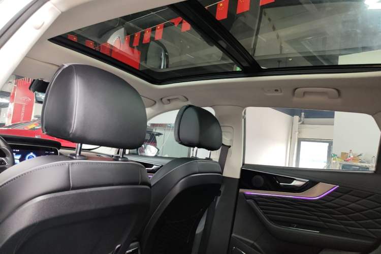 Used Hongqi HS5 2022 Revised Version 2.0T Smart Connect Flagship Edition Headliner