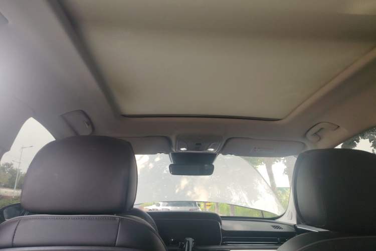 Used Hongqi HS5 2022 2.0T Smart Connect Flagship All-Wheel-Drive Version Headliner