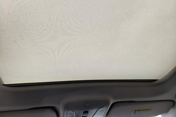 Used Hongqi HS5 2022 Facelifted Version 2.0T Smart Connect Flagship All-Wheel-Drive Edition Headliner