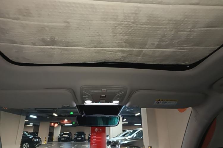 Used Hongqi HS5 2022 Facelifted Version 2.0T Smart Connect Flagship All-Wheel-Drive Edition Headliner