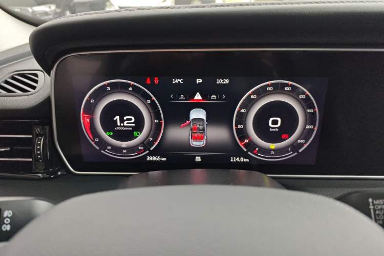Used Hongqi HS5 2022 Facelifted Version 2.0T Smart Connect Flagship All-Wheel-Drive Edition Instrument Cluster