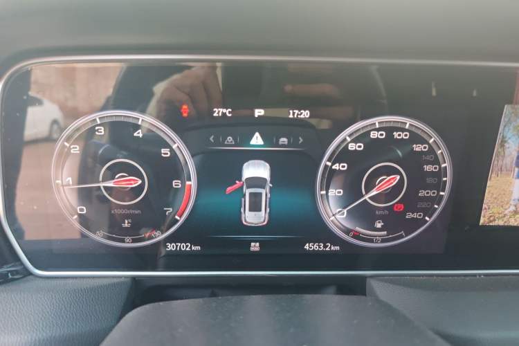 Used Hongqi HS5 2022 Facelifted Version 2.0T Smart Connect Flagship All-Wheel-Drive Edition Instrument Cluster