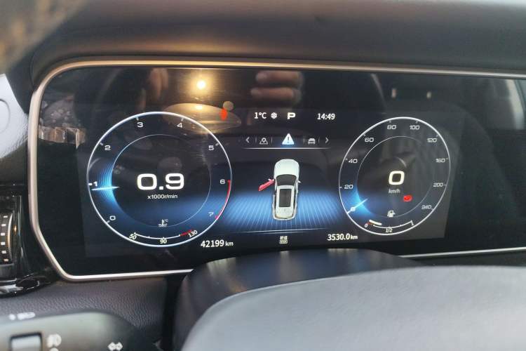 Used Hongqi HS5 2022 Facelifted Version 2.0T Smart Connect Flagship All-Wheel-Drive Edition Instrument Cluster