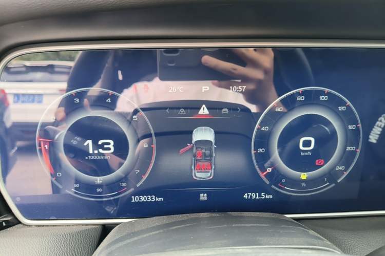 Used Hongqi HS5 2022 Facelifted Version 2.0T Smart Connect Flagship All-Wheel-Drive Edition Instrument Cluster