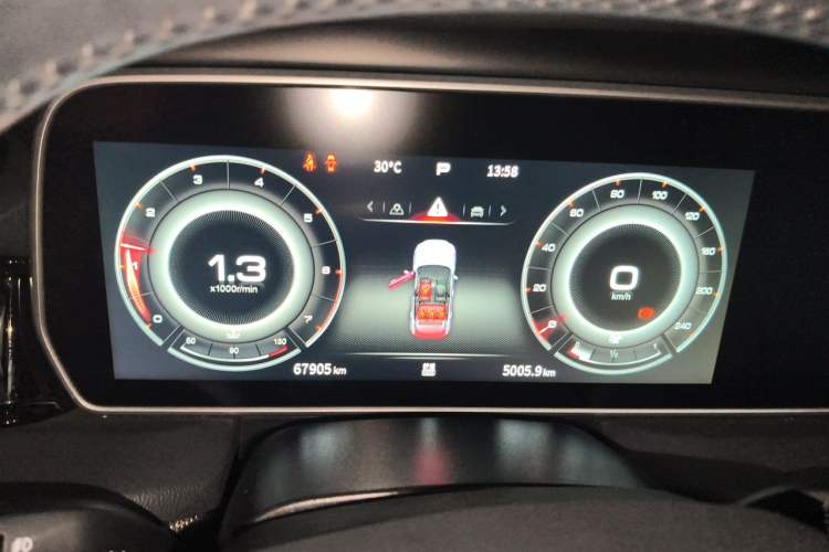Used Hongqi HS5 2022 Revised Version 2.0T Smart Connect Flagship Edition Instrument Cluster