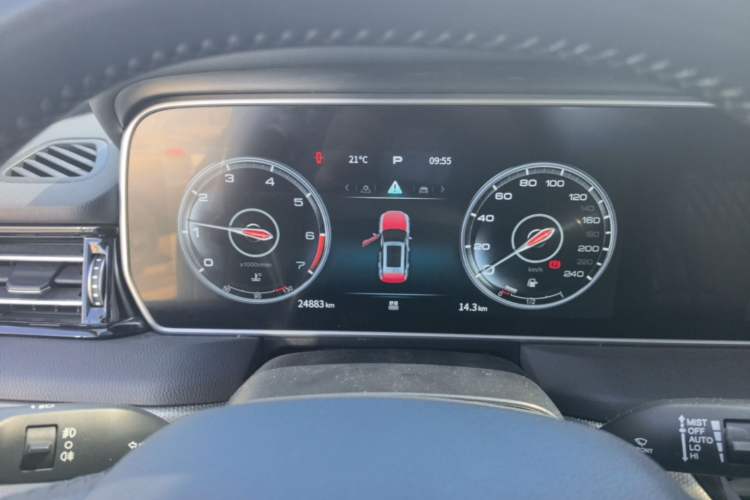 Used Hongqi HS5 2022 Facelifted Version 2.0T Smart Connect Flagship All-Wheel-Drive Edition Instrument Cluster