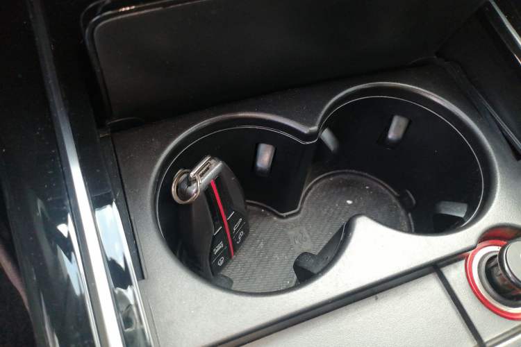 Used Hongqi HS5 2022 2.0T Smart Connect Flagship All-Wheel-Drive Version Interior 1