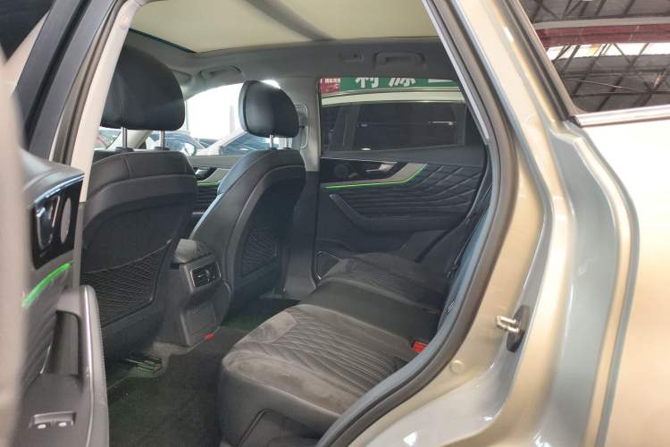 Used Hongqi HS5 2022 Facelifted Version 2.0T Smart Connect Flagship All-Wheel-Drive Edition Interior 2
