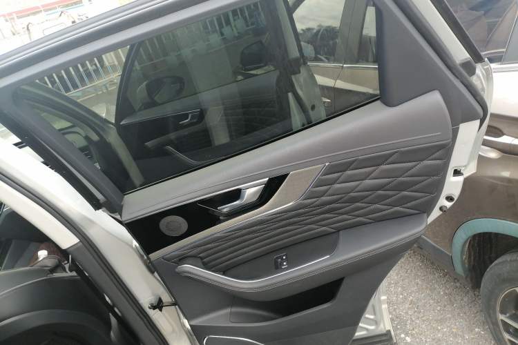 Used Hongqi HS5 2022 2.0T Smart Connect Flagship All-Wheel-Drive Version Interior 6