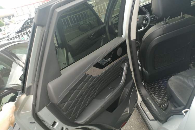 Used Hongqi HS5 2022 2.0T Smart Connect Flagship All-Wheel-Drive Version Interior 8