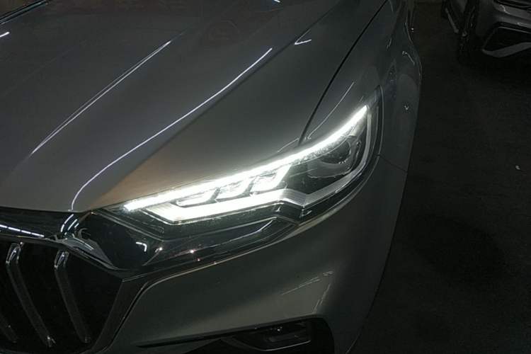 Used Hongqi HS5 2022 Facelifted Version 2.0T Smart Connect Flagship All-Wheel-Drive Edition Left Front Headlight