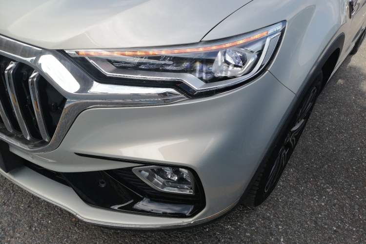 Used Hongqi HS5 2022 2.0T Smart Connect Flagship All-Wheel-Drive Version Left Front Headlight