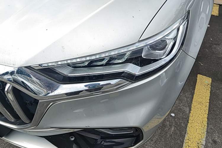 Used Hongqi HS5 2022 Revised Version 2.0T Smart Connect Flagship Edition Left Front Headlight