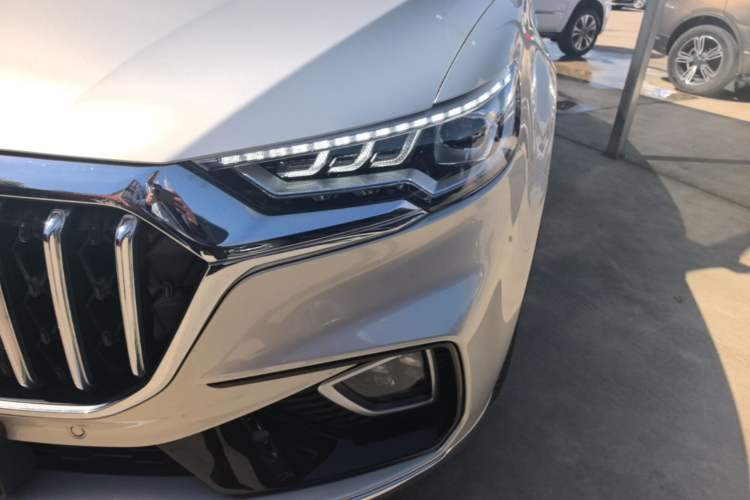 Used Hongqi HS5 2022 Facelifted Version 2.0T Smart Connect Flagship All-Wheel-Drive Edition Left Front Headlight