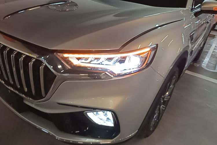 Used Hongqi HS5 2022 Facelifted Version 2.0T Smart Connect Flagship All-Wheel-Drive Edition Left Front Headlight