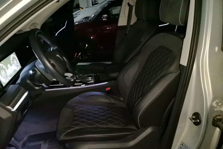 Used Hongqi HS5 2022 2.0T Smart Connect Flagship Edition Left Front Seat