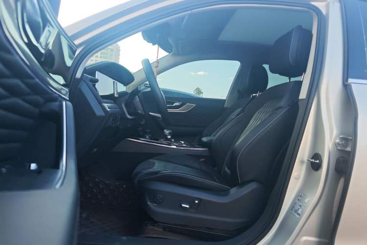 Used Hongqi HS5 2022 Facelifted Version 2.0T Smart Connect Flagship All-Wheel-Drive Edition Left Front Seat
