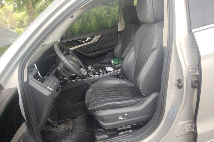 Used Hongqi HS5 2022 2.0T Smart Connect Flagship All-Wheel-Drive Version Left Front Seat