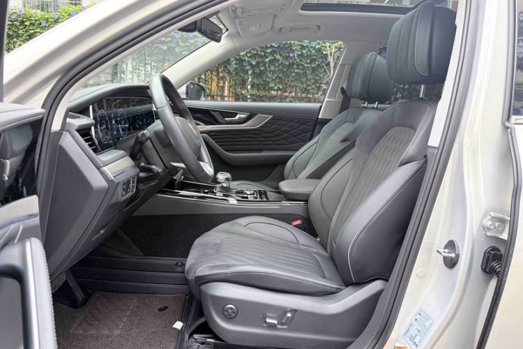 Used Hongqi HS5 2022 Facelifted Version 2.0T Smart Connect Flagship All-Wheel-Drive Edition Left Front Seat