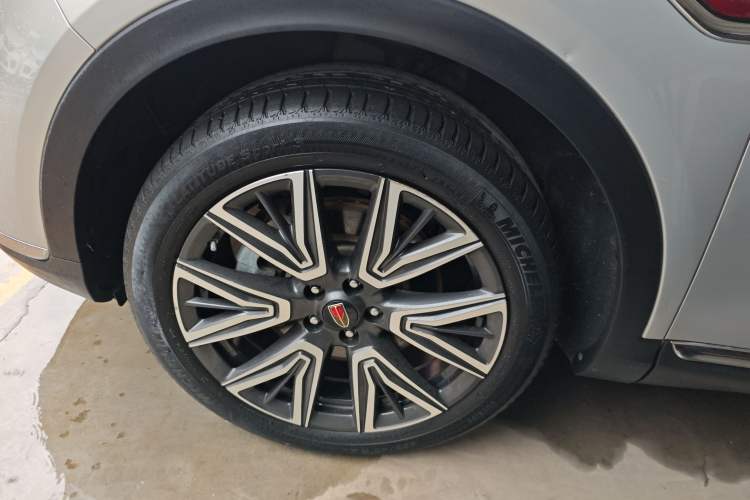 Used Hongqi HS5 2022 Facelifted Version 2.0T Smart Connect Flagship All-Wheel-Drive Edition Left Front Wheel Hub