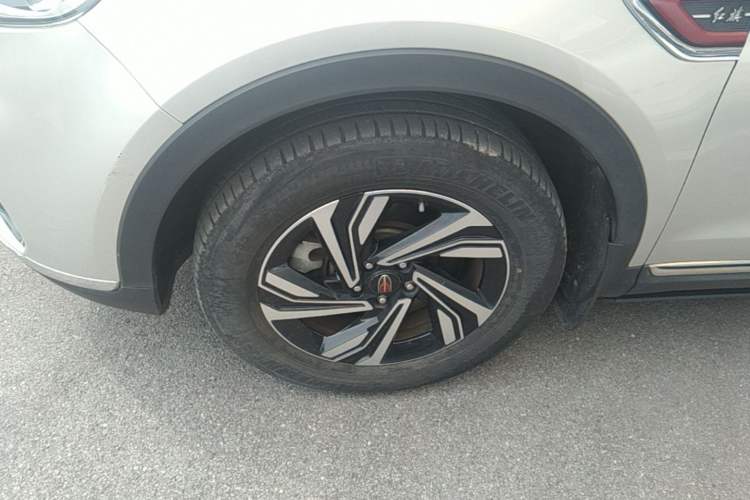 Used Hongqi HS5 2022 Revised Version 2.0T Smart Connect Flagship Edition Left Front Wheel Hub