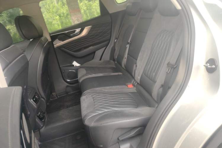 Used Hongqi HS5 2022 2.0T Smart Connect Flagship All-Wheel-Drive Version Left Rear Seat