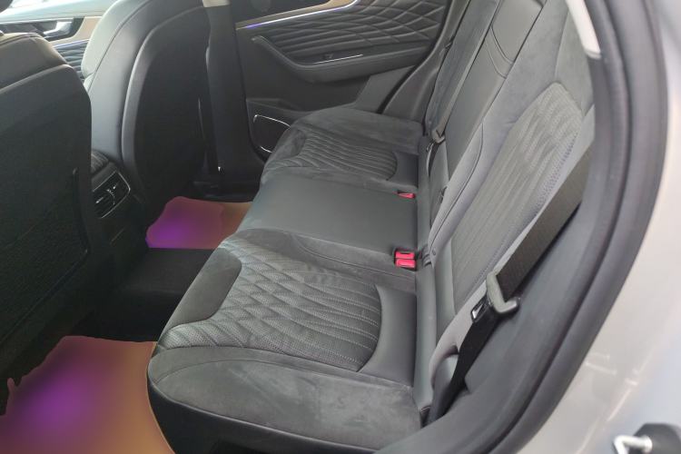 Used Hongqi HS5 2022 Facelifted Version 2.0T Smart Connect Flagship All-Wheel-Drive Edition Left Rear Seat