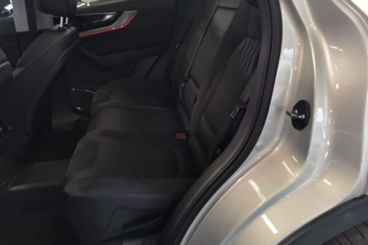 Used Hongqi HS5 2022 2.0T Smart Connect Flagship All-Wheel-Drive Version Left Rear Seat