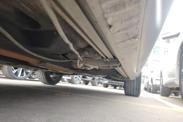 Used Hongqi HS5 2022 Revised Version 2.0T Smart Connect Flagship Edition Left Side Sill