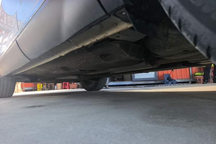 Used Hongqi HS5 2022 Facelifted Version 2.0T Smart Connect Flagship All-Wheel-Drive Edition Left Side Sill