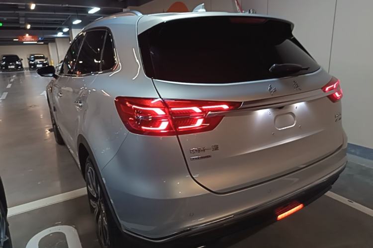 Used Hongqi HS5 2022 Facelifted Version 2.0T Smart Connect Flagship All-Wheel-Drive Edition Rear Left 45 Deg