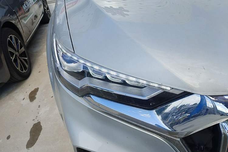 Used Hongqi HS5 2022 2.0T Smart Connect Flagship Edition Right Front Headlight
